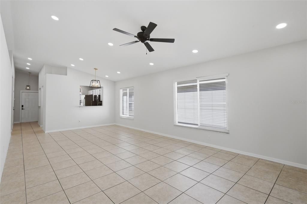 Active With Contract: $375,000 (3 beds, 2 baths, 1345 Square Feet)