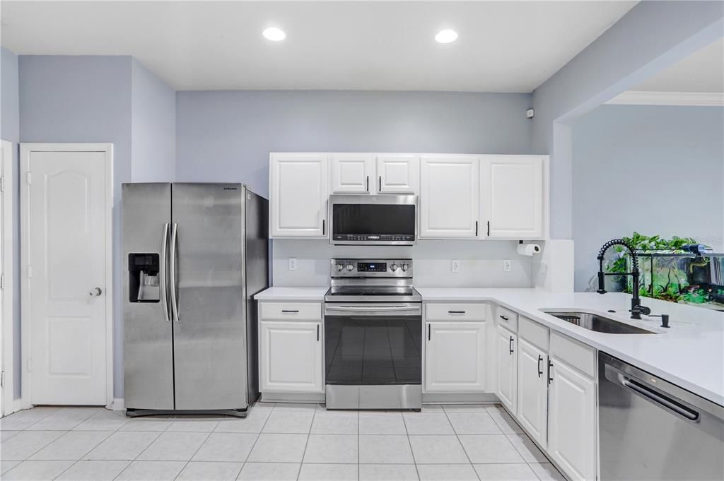 En Venta: $285,000 (3 camas, 2 baños, 1644 Pies cuadrados)