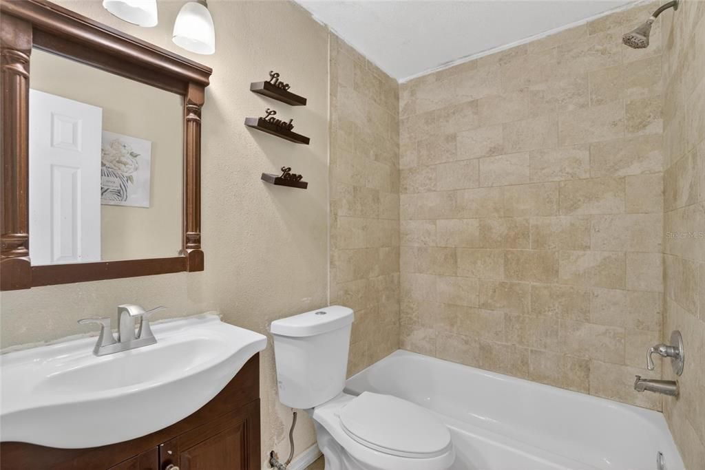 For Sale: $320,000 (3 beds, 2 baths, 1225 Square Feet)