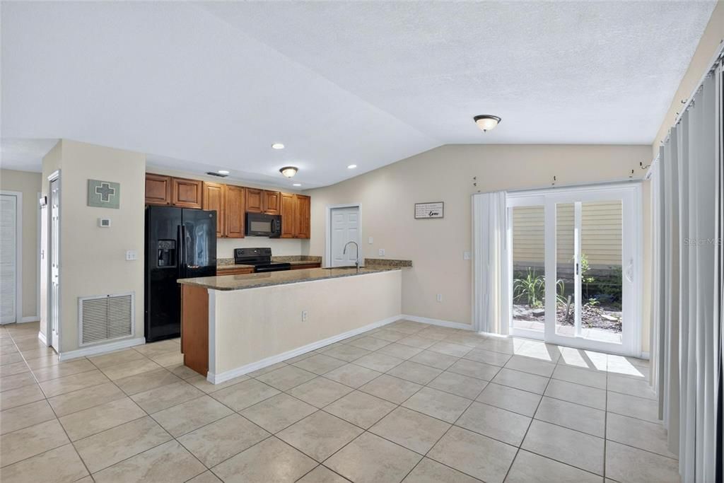 For Sale: $320,000 (3 beds, 2 baths, 1225 Square Feet)