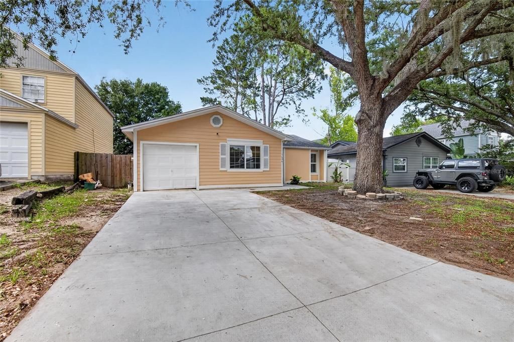 For Sale: $320,000 (3 beds, 2 baths, 1225 Square Feet)