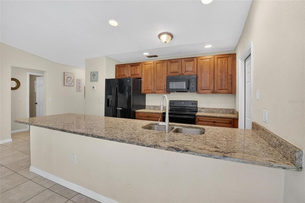 For Sale: $320,000 (3 beds, 2 baths, 1225 Square Feet)