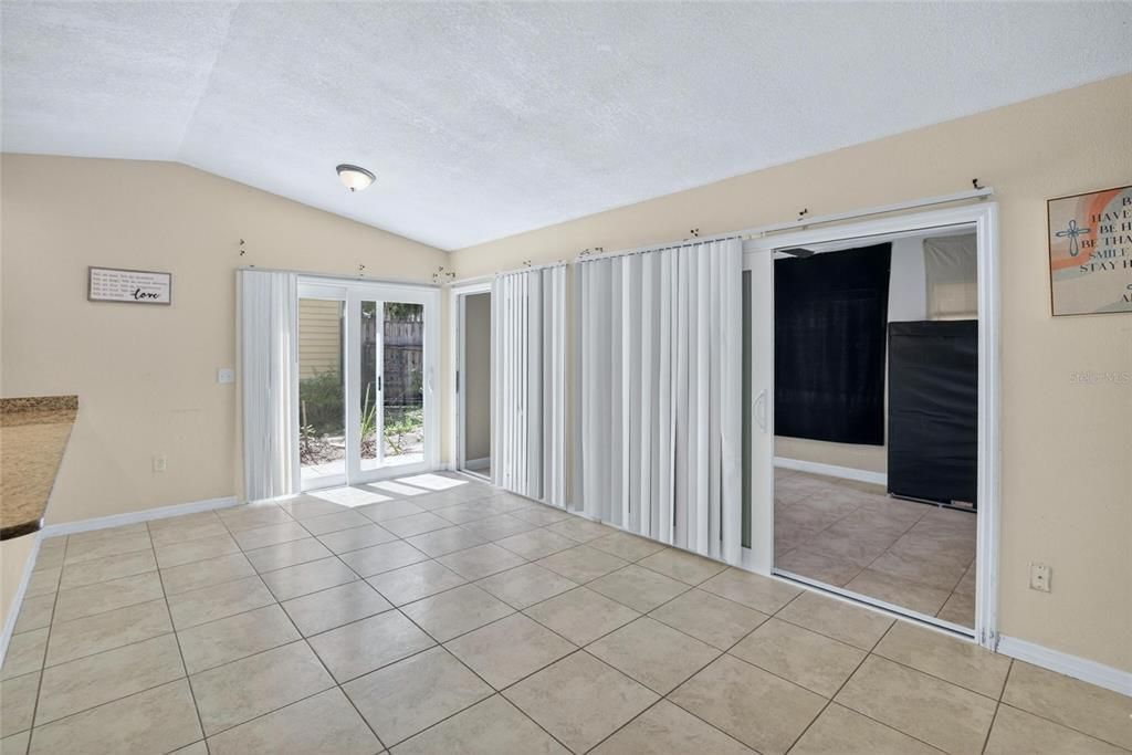 For Sale: $320,000 (3 beds, 2 baths, 1225 Square Feet)