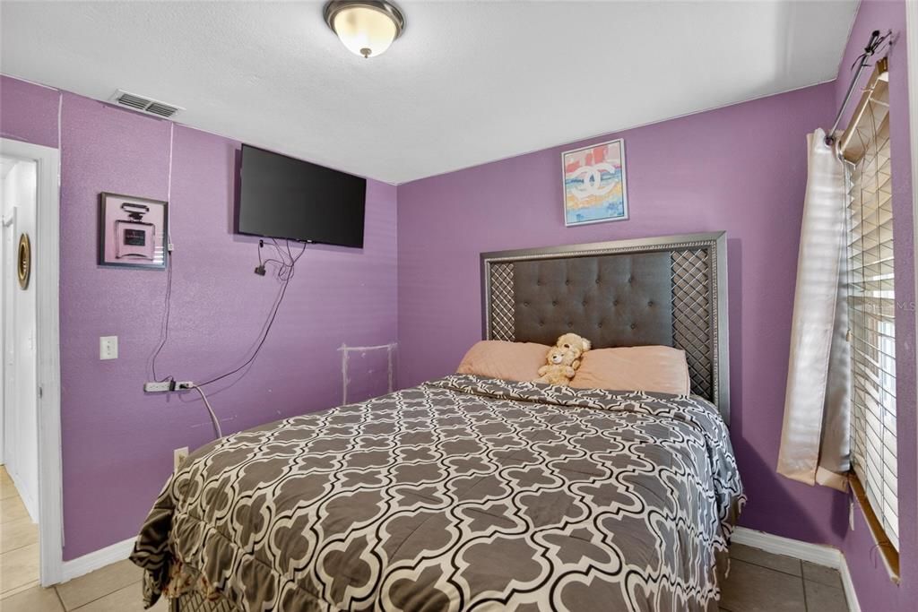 For Sale: $320,000 (3 beds, 2 baths, 1225 Square Feet)