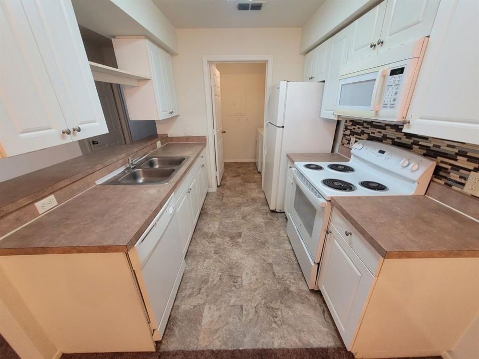 For Rent: $1,775 (3 beds, 2 baths, 1170 Square Feet)