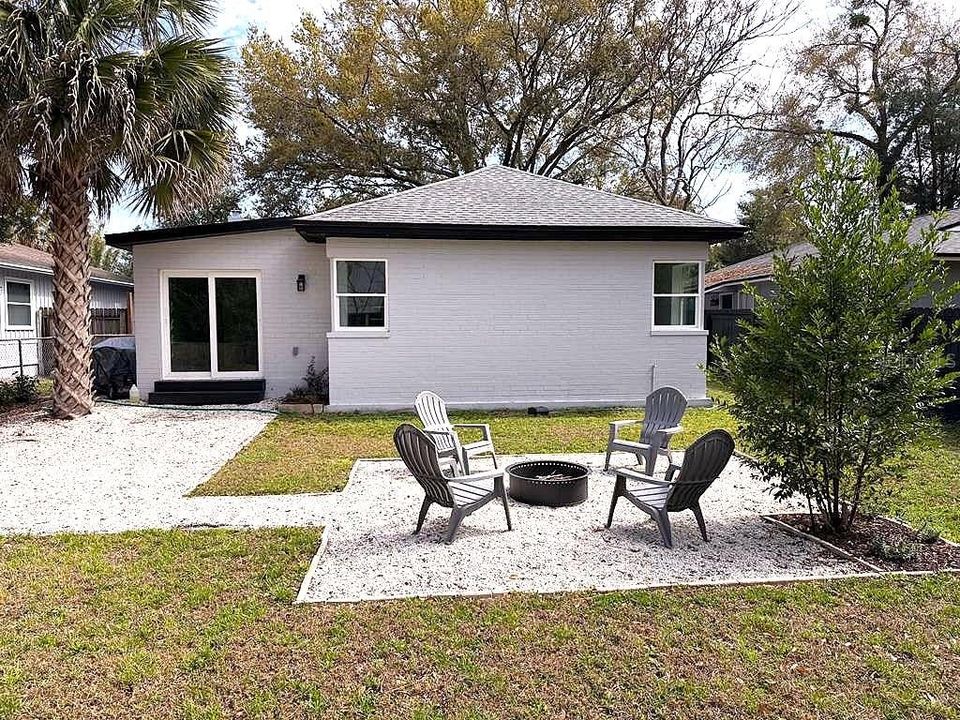For Sale: $719,990 (3 beds, 2 baths, 1495 Square Feet)