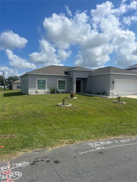 En Venta: $345,000 (4 camas, 2 baños, 1640 Pies cuadrados)
