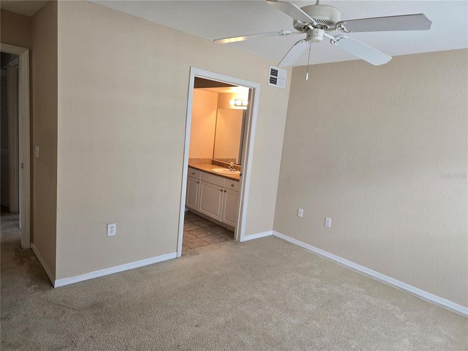 В аренду: $1,850 (2 спален, 2 ванн, 1316 Квадратных фут)