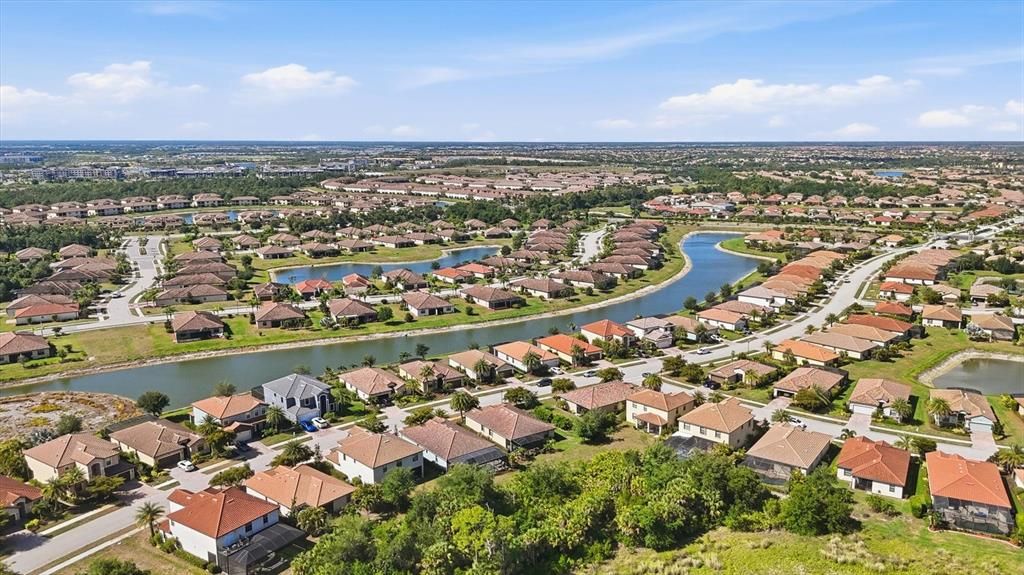 На продажу: $636,000 (4 спален, 3 ванн, 2025 Квадратных фут)