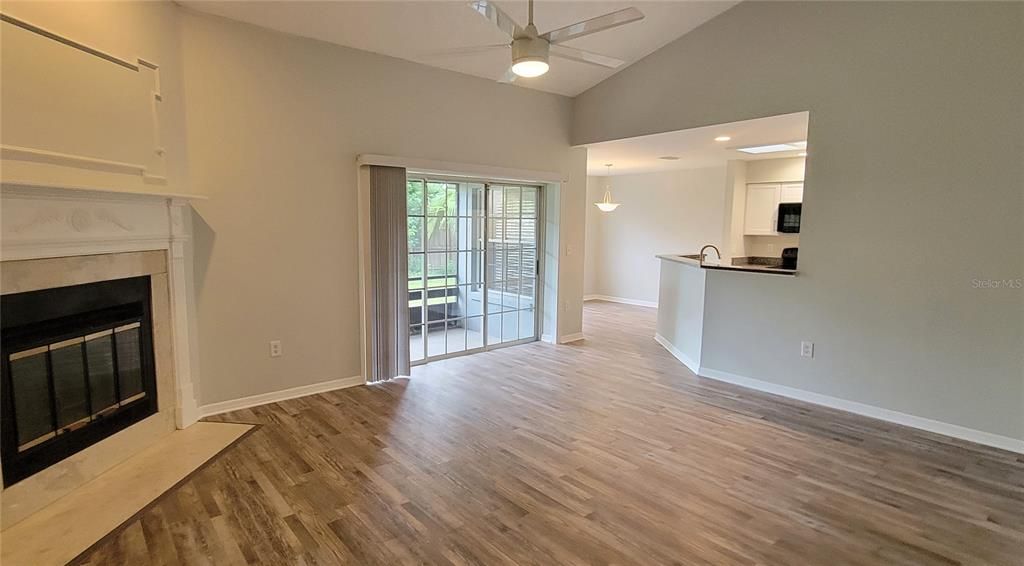 For Rent: $2,725 (4 beds, 2 baths, 2102 Square Feet)