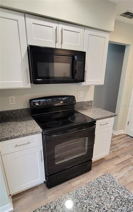 For Rent: $2,725 (4 beds, 2 baths, 2102 Square Feet)