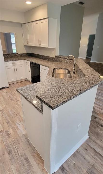 For Rent: $2,725 (4 beds, 2 baths, 2102 Square Feet)