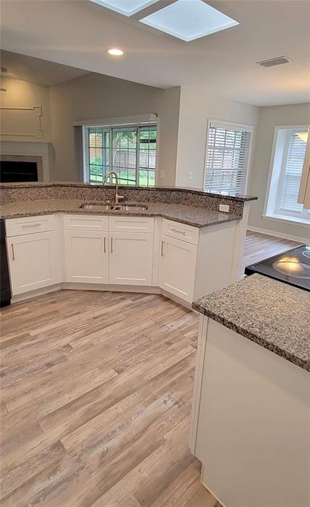 For Rent: $2,725 (4 beds, 2 baths, 2102 Square Feet)