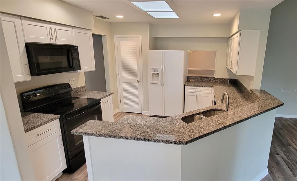 For Rent: $2,725 (4 beds, 2 baths, 2102 Square Feet)