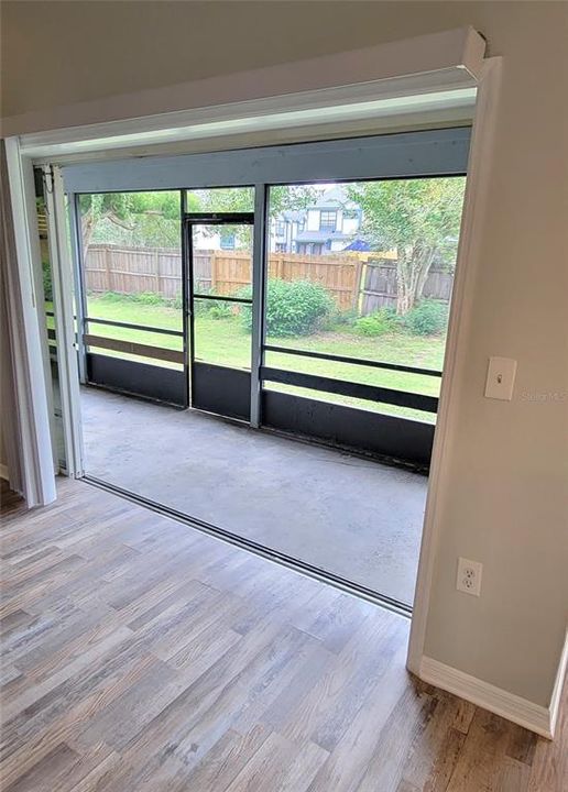 For Rent: $2,725 (4 beds, 2 baths, 2102 Square Feet)
