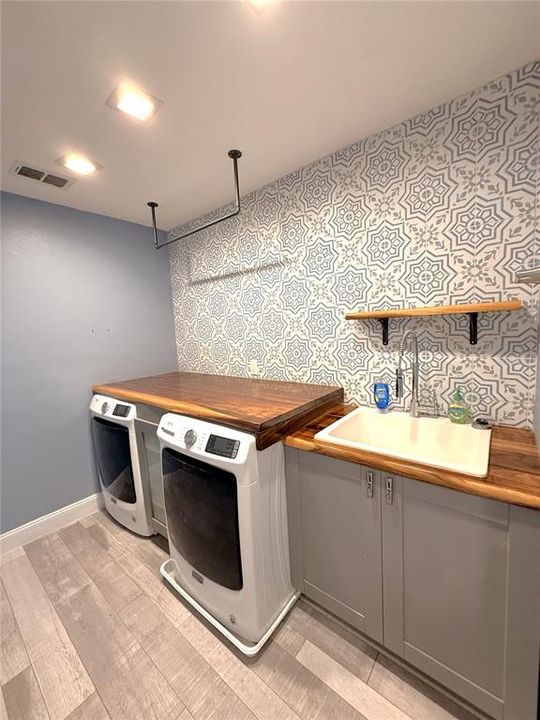 For Rent: $3,500 (4 beds, 3 baths, 3004 Square Feet)