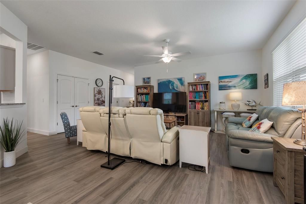 For Sale: $329,000 (3 beds, 2 baths, 1715 Square Feet)