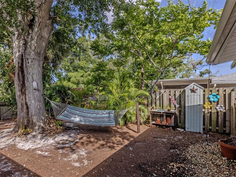 For Sale: $525,000 (2 beds, 2 baths, 1248 Square Feet)