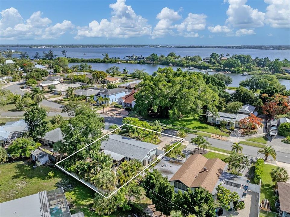 For Sale: $525,000 (2 beds, 2 baths, 1248 Square Feet)