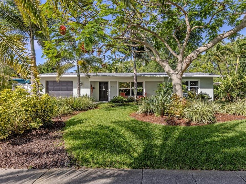 For Sale: $525,000 (2 beds, 2 baths, 1248 Square Feet)