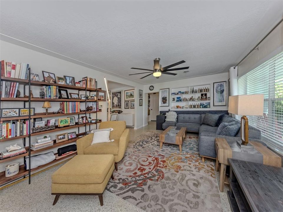 For Sale: $525,000 (2 beds, 2 baths, 1248 Square Feet)