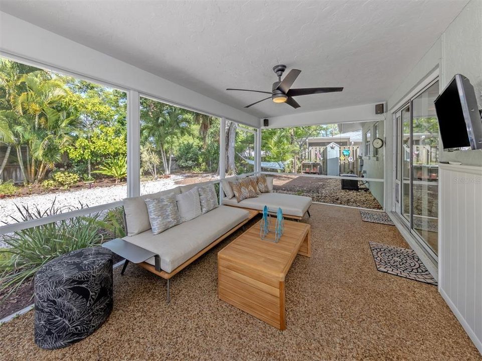 For Sale: $525,000 (2 beds, 2 baths, 1248 Square Feet)