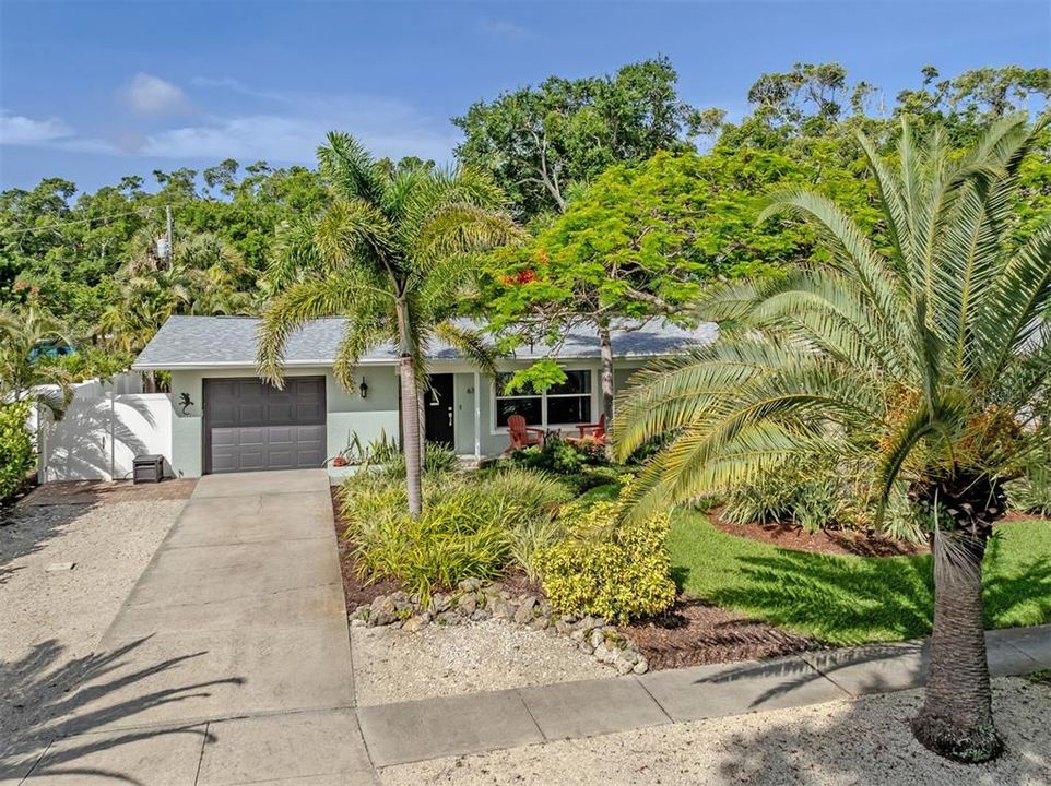 For Sale: $525,000 (2 beds, 2 baths, 1248 Square Feet)