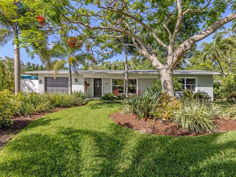 For Sale: $525,000 (2 beds, 2 baths, 1248 Square Feet)
