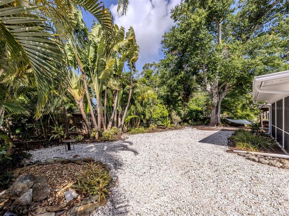 For Sale: $525,000 (2 beds, 2 baths, 1248 Square Feet)