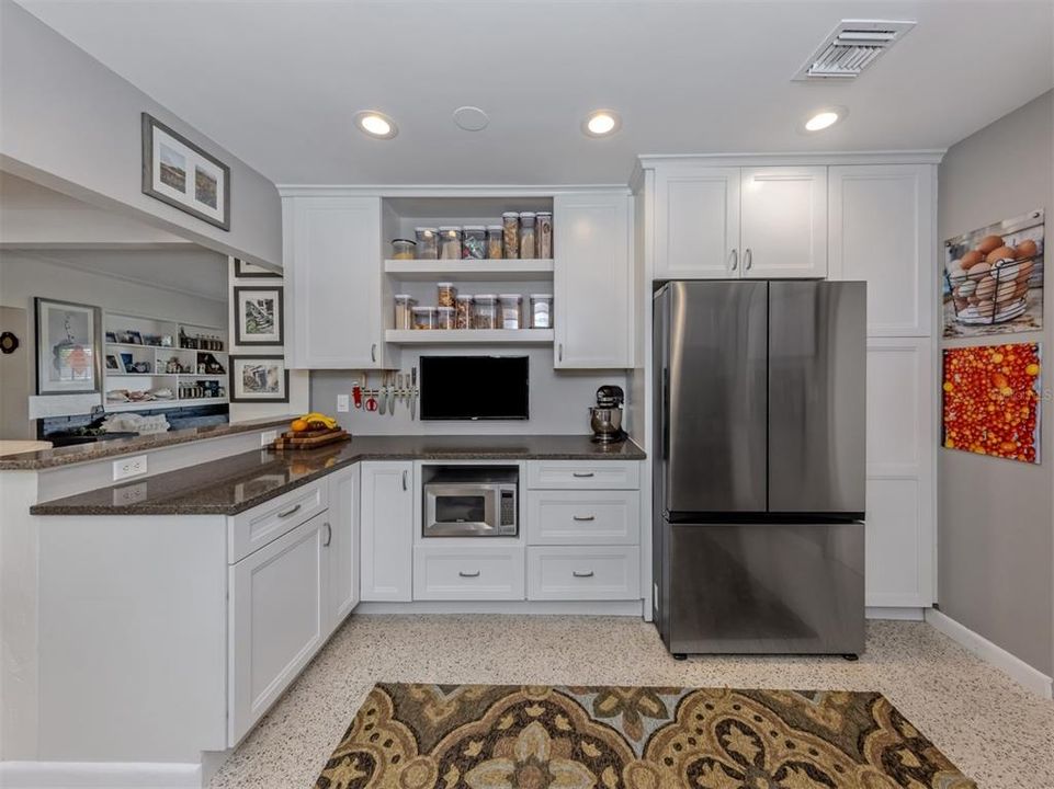 For Sale: $525,000 (2 beds, 2 baths, 1248 Square Feet)