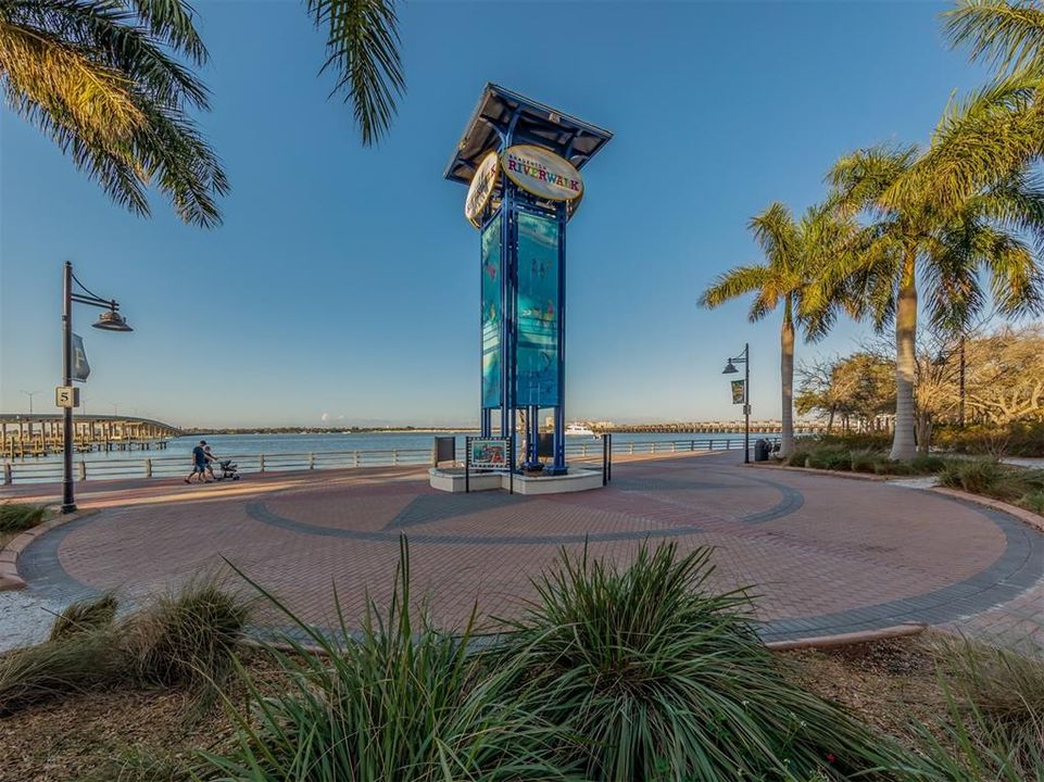 For Sale: $525,000 (2 beds, 2 baths, 1248 Square Feet)