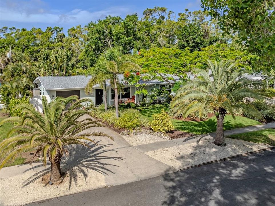 For Sale: $525,000 (2 beds, 2 baths, 1248 Square Feet)