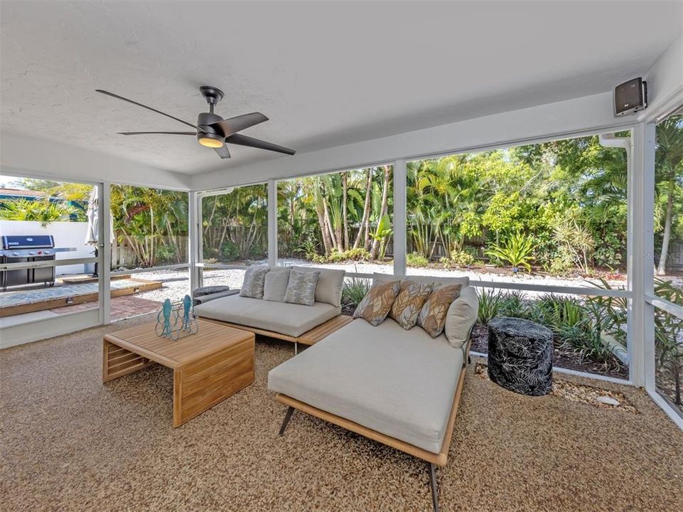 For Sale: $525,000 (2 beds, 2 baths, 1248 Square Feet)