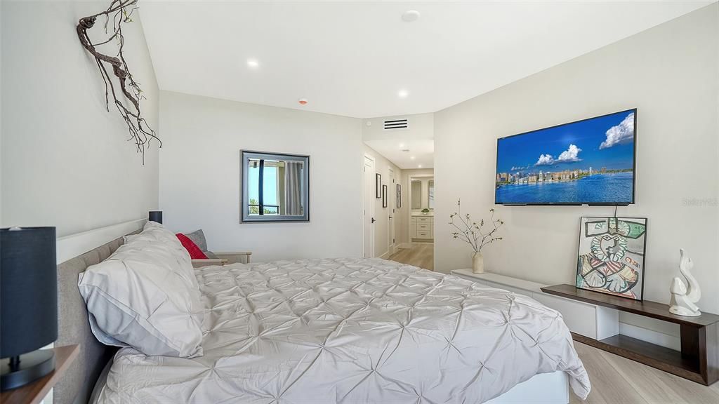 For Sale: $1,648,000 (2 beds, 2 baths, 1598 Square Feet)