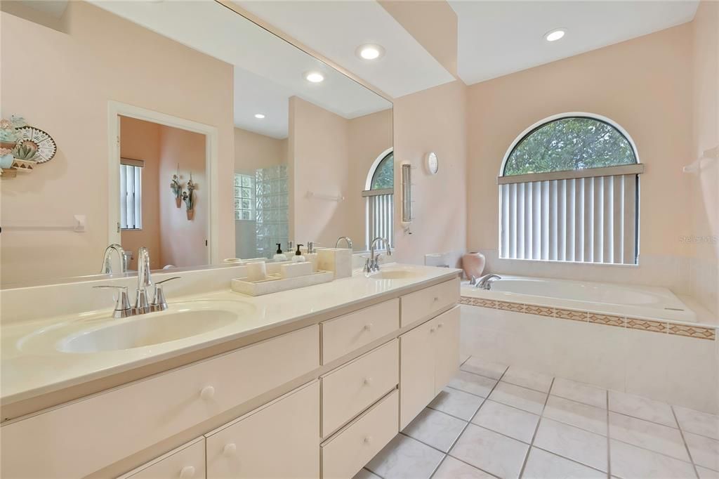 For Sale: $495,000 (3 beds, 2 baths, 2783 Square Feet)