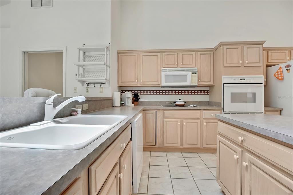 For Sale: $495,000 (3 beds, 2 baths, 2783 Square Feet)