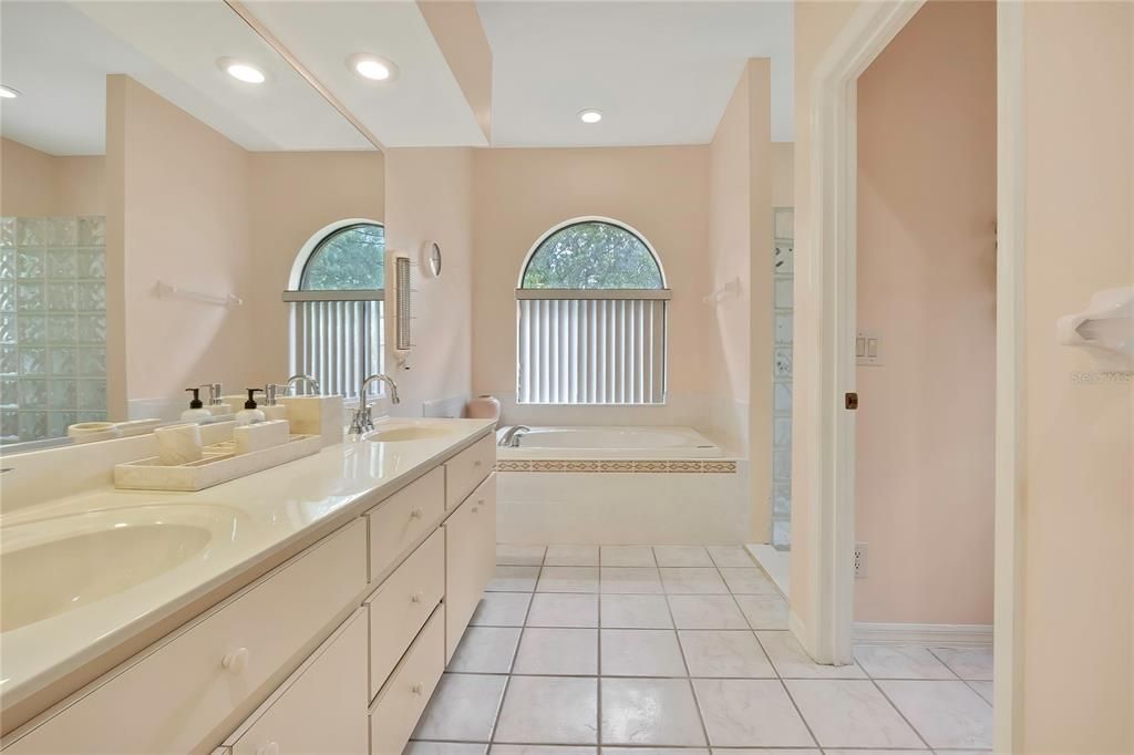 For Sale: $495,000 (3 beds, 2 baths, 2783 Square Feet)