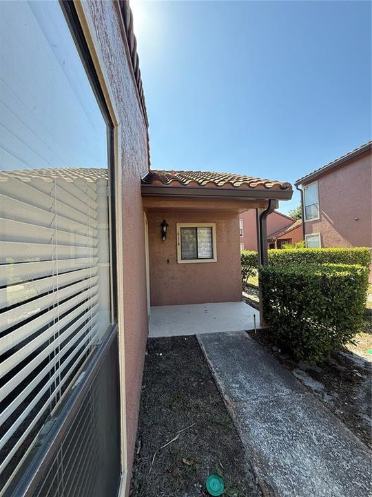 For Rent: $1,750 (2 beds, 2 baths, 1037 Square Feet)