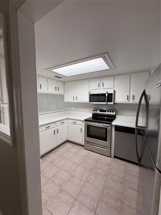 For Rent: $1,750 (2 beds, 2 baths, 1037 Square Feet)