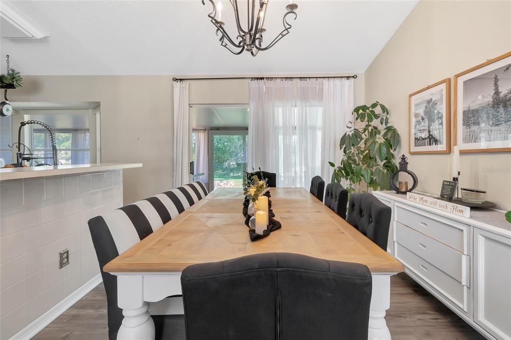 For Sale: $295,000 (3 beds, 2 baths, 1528 Square Feet)