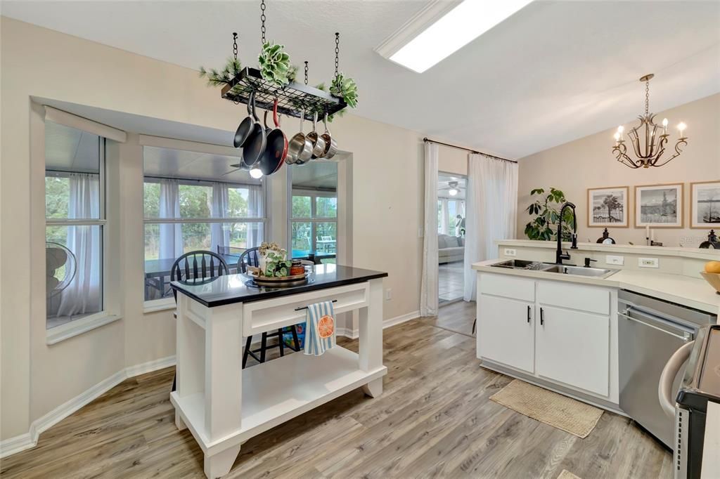 For Sale: $295,000 (3 beds, 2 baths, 1528 Square Feet)