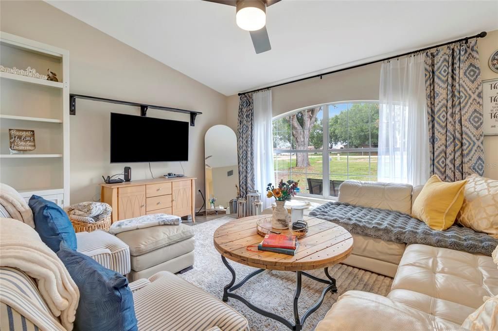 For Sale: $295,000 (3 beds, 2 baths, 1528 Square Feet)