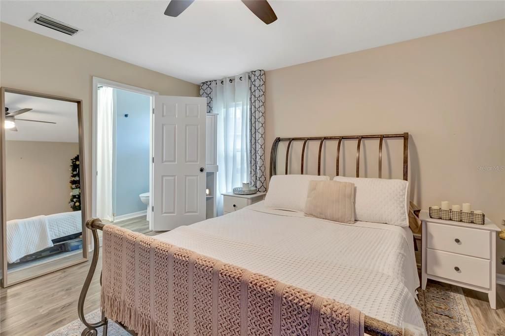 For Sale: $295,000 (3 beds, 2 baths, 1528 Square Feet)