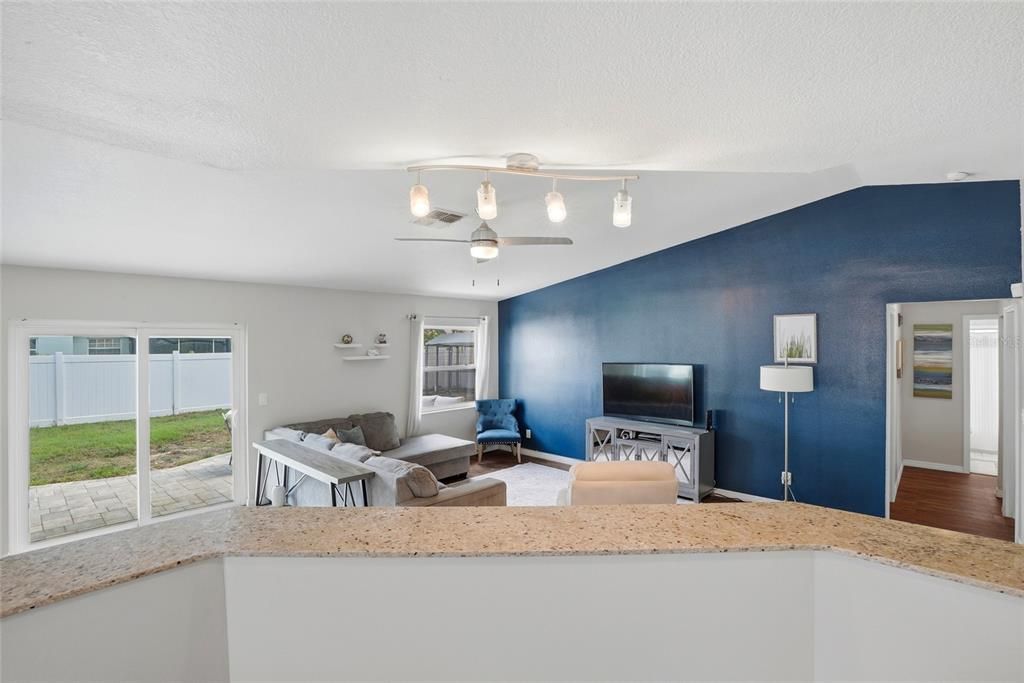 For Sale: $460,000 (3 beds, 2 baths, 1552 Square Feet)