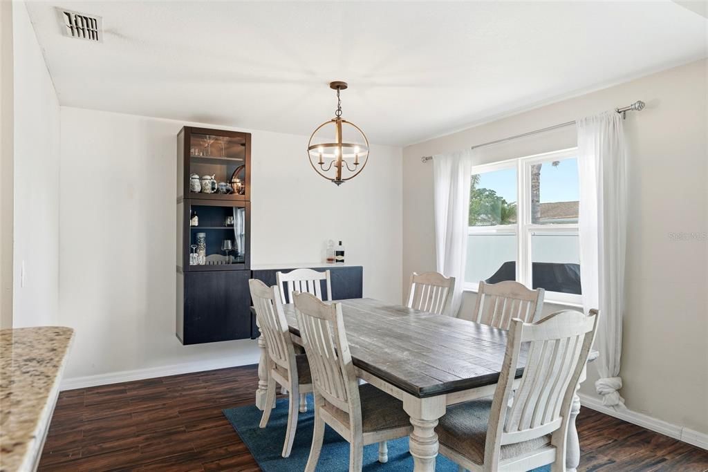 For Sale: $460,000 (3 beds, 2 baths, 1552 Square Feet)