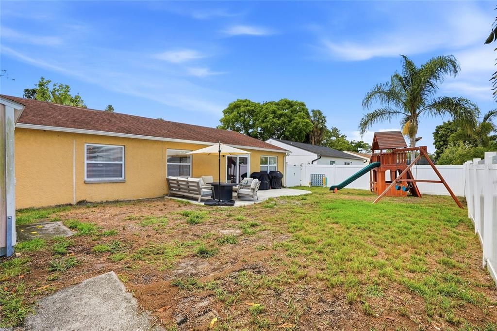 For Sale: $460,000 (3 beds, 2 baths, 1552 Square Feet)
