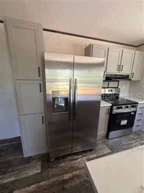 For Sale: $169,900 (3 beds, 2 baths, 980 Square Feet)