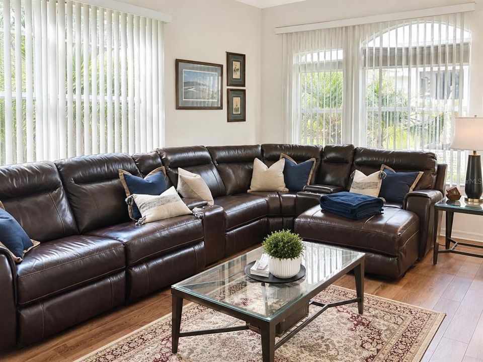 For Sale: $259,900 (3 beds, 2 baths, 1548 Square Feet)