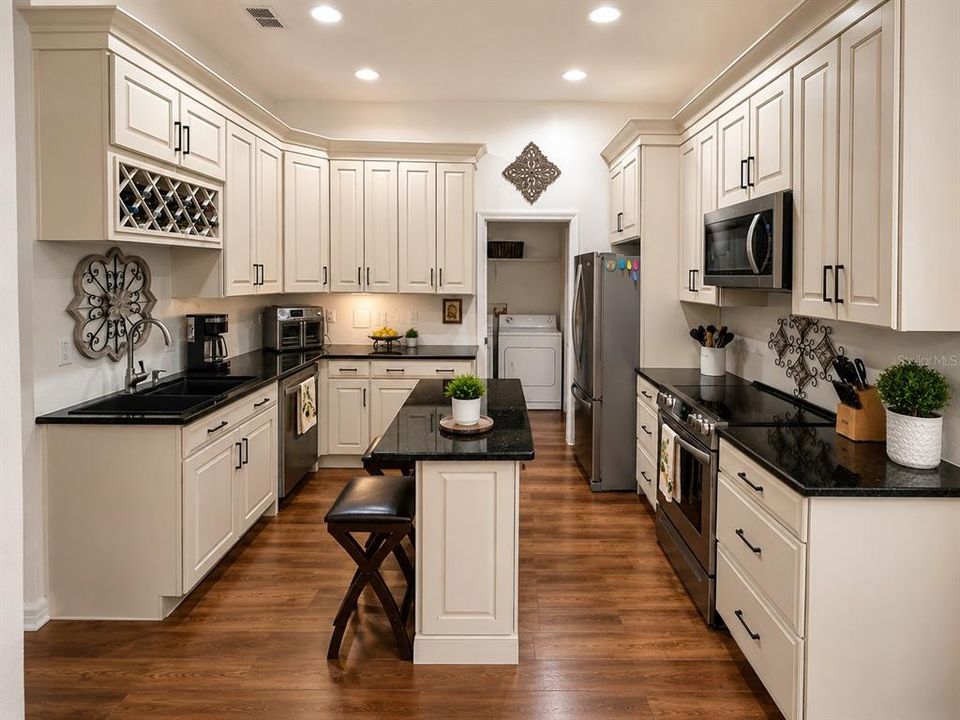 For Sale: $259,900 (3 beds, 2 baths, 1548 Square Feet)