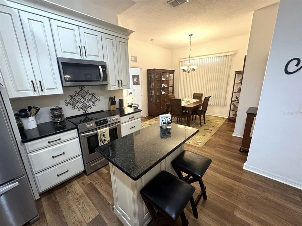 For Sale: $259,900 (3 beds, 2 baths, 1548 Square Feet)